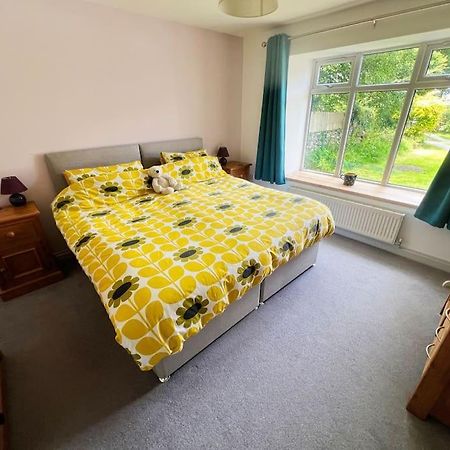 Self-Contained Ensuite Double Or Twin Bedroom In Pentir 뱅거 외부 사진