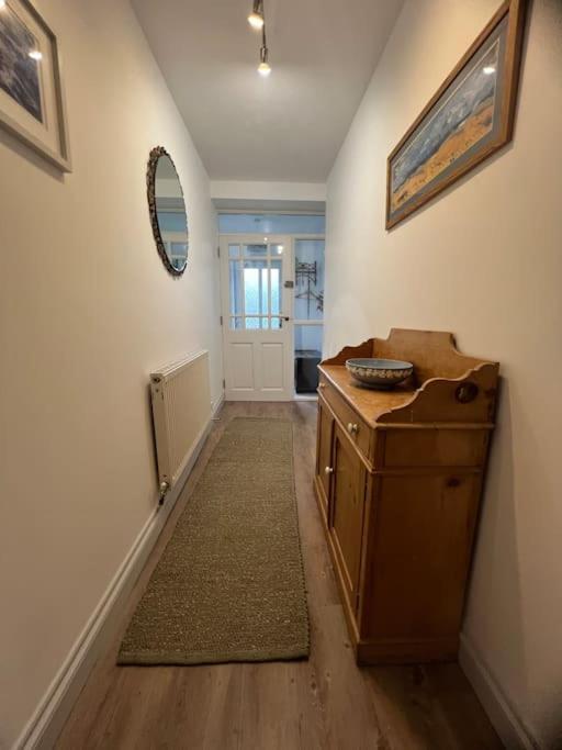 Self-Contained Ensuite Double Or Twin Bedroom In Pentir 뱅거 외부 사진