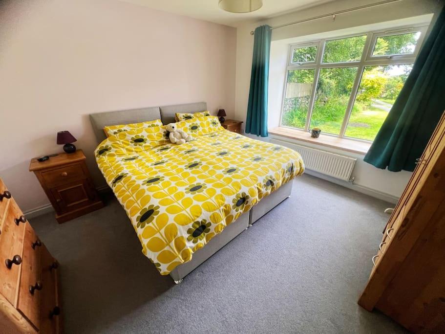 Self-Contained Ensuite Double Or Twin Bedroom In Pentir 뱅거 외부 사진